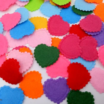 100шт аппликаций в виде сердечек из войлока разных цветов для изготовления детских кукол