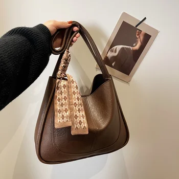 Бесплатная доставка, Высококачественная Новая модная женская сумка через плечо из искусственной кожи в повседневном стиле, молодежная универсальная сумка для пригородных поездок большой емкости